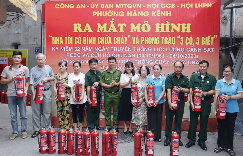 Phường Hàng Kênh (Lê Chân): Ra mắt mô hình “Nhà tôi có bình chữa cháy” và phong trào “3 có 3 biết”